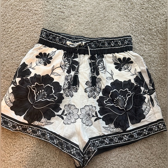 FARM Rio Pants - NWT FARM Rio Leopard Floral Shorts